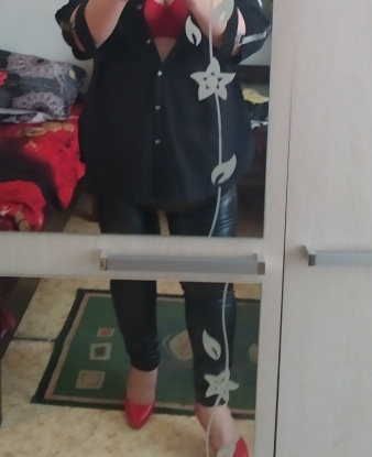 Сладкая и игривая куколка сделает всё, чтобы ты почувствовал себя королем секса! Я умею доставлять удовольствие и знаю, чего ты хочешь. Позвони и насладись моментом! 8412, 49 лет